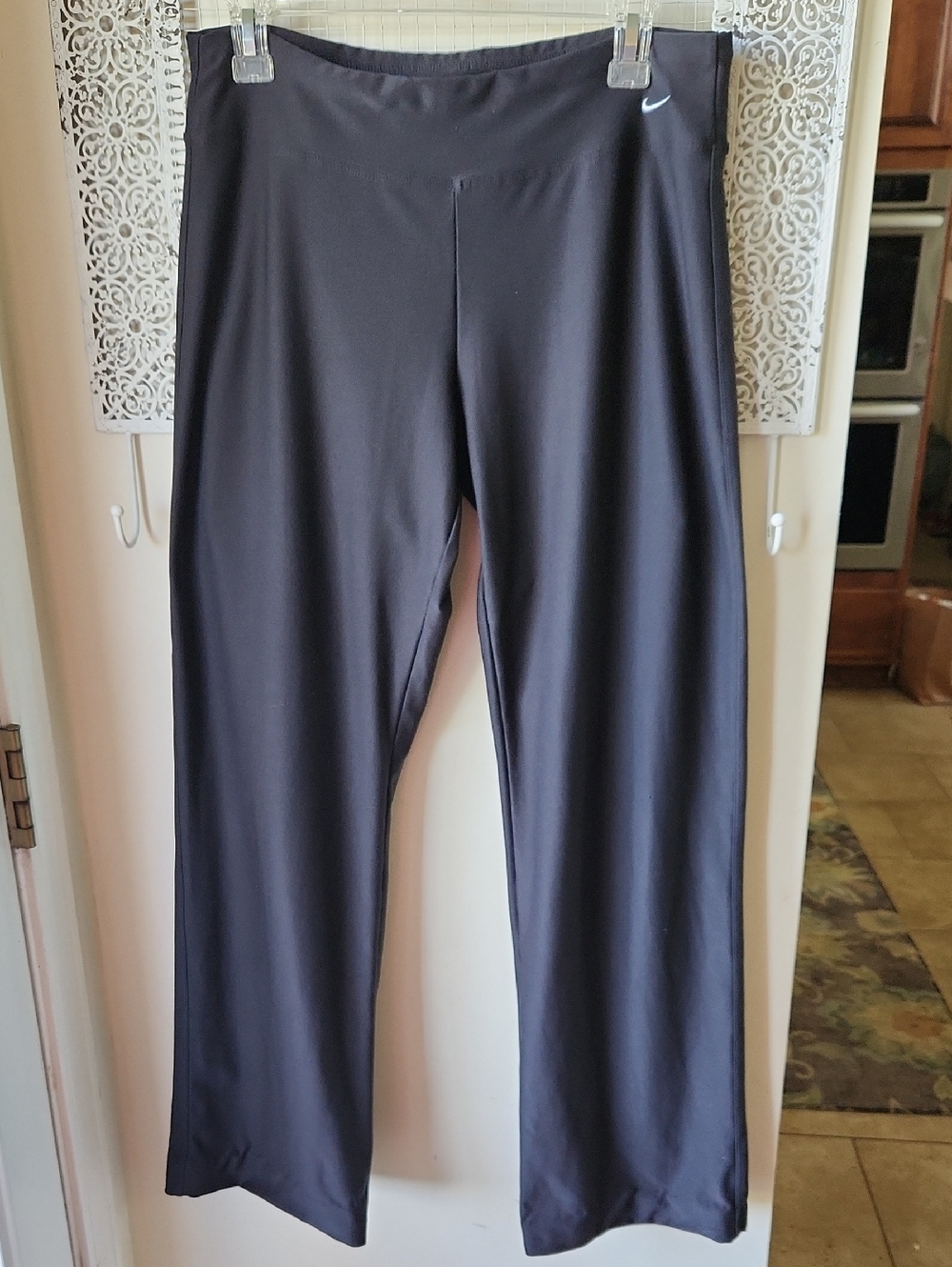Women’s Nike drifit stretch knit Black Wide Leg Athletic Pants‎ sz M